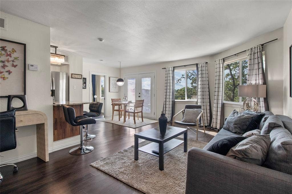 2310 Balsam Drive, #B301, Arlington, TX 76006 2310 Balsam Drive, #B301, Arlington, TX 76006