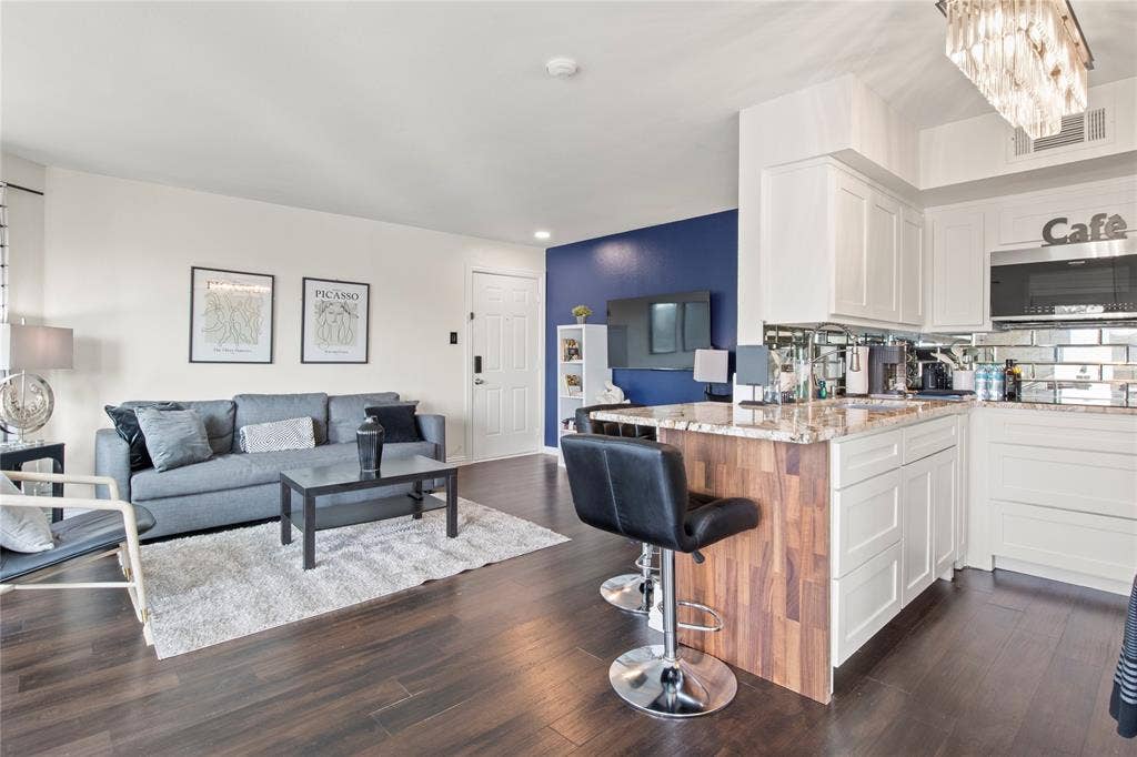 2310 Balsam Drive, #B301, Arlington, TX 76006 2310 Balsam Drive, #B301, Arlington, TX 76006