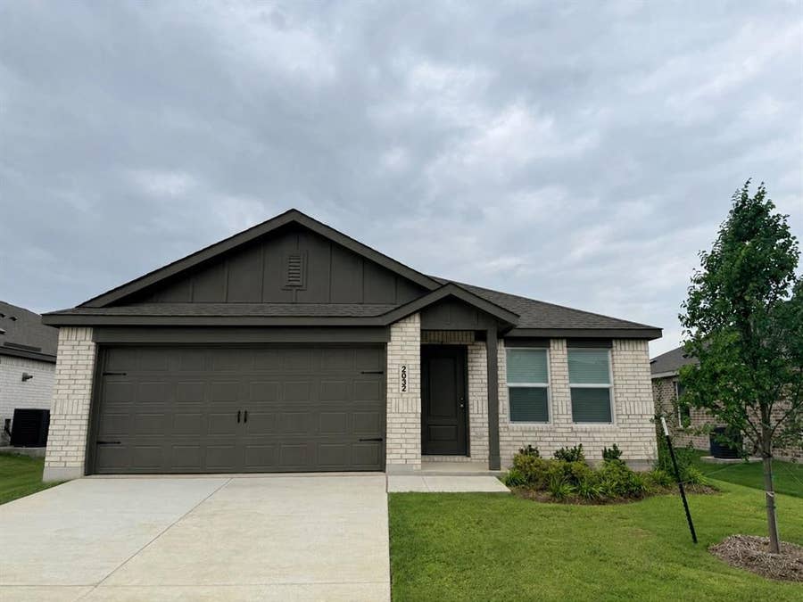 Property photo for 2032 Derby Lane, Aubrey, TX
