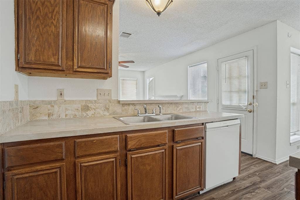900 Sweetgum Creek, Plano, TX 75023 900 Sweetgum Creek, Plano, TX 75023