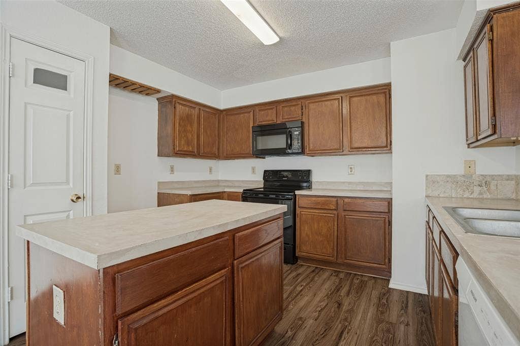 900 Sweetgum Creek, Plano, TX 75023 900 Sweetgum Creek, Plano, TX 75023