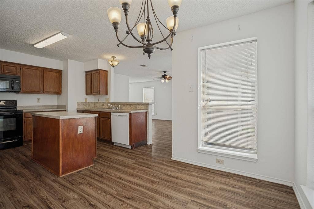 900 Sweetgum Creek, Plano, TX 75023 900 Sweetgum Creek, Plano, TX 75023