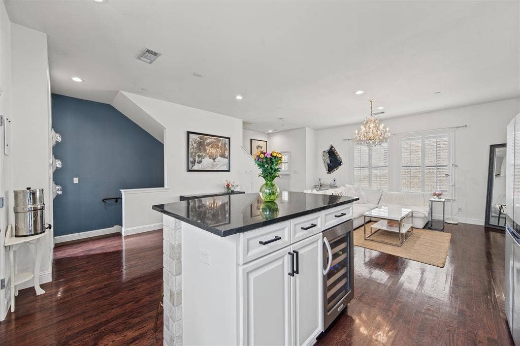 4230 Travis Street, #16, Dallas, TX 75205 4230 Travis Street, #16, Dallas, TX 75205