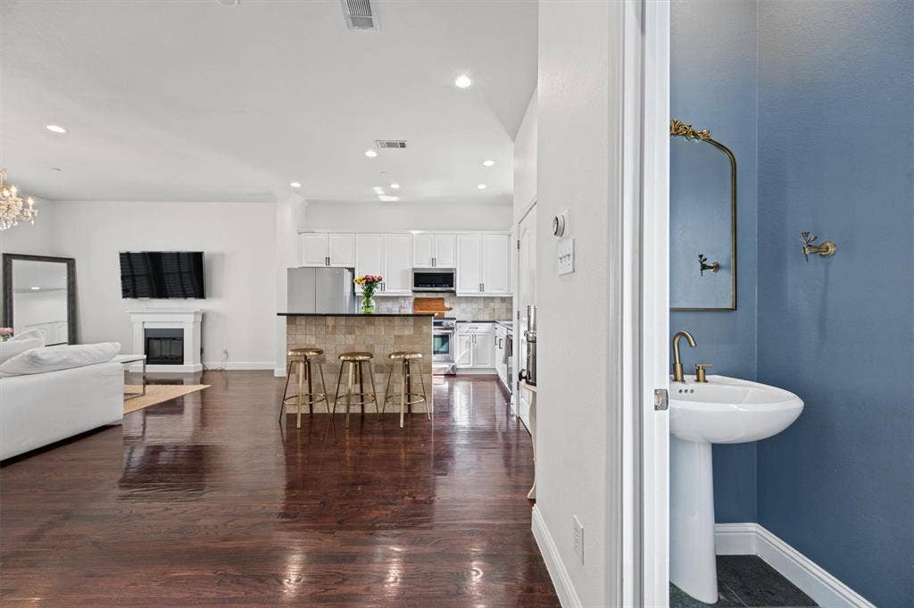4230 Travis Street, #16, Dallas, TX 75205 4230 Travis Street, #16, Dallas, TX 75205