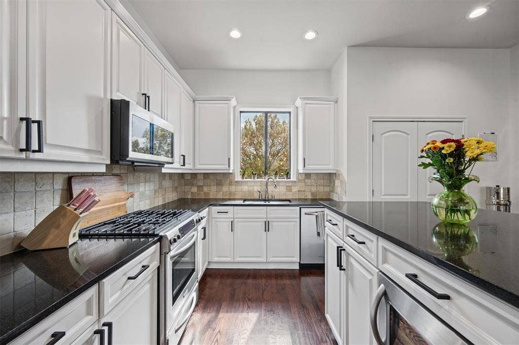 4230 Travis Street, #16, Dallas, TX 75205 4230 Travis Street, #16, Dallas, TX 75205