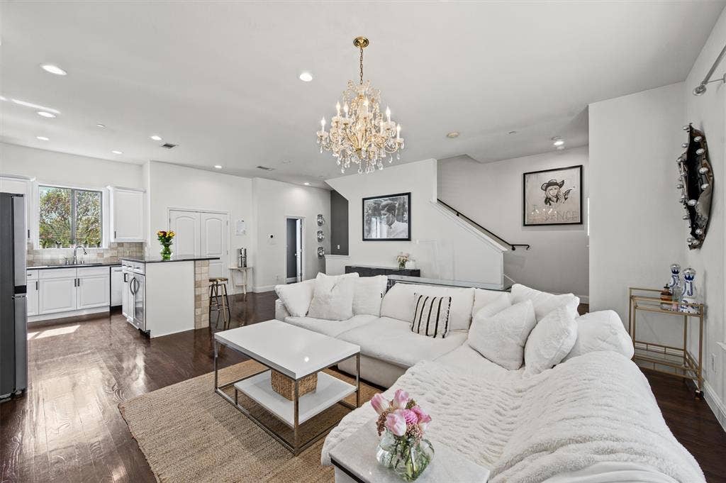4230 Travis Street, #16, Dallas, TX 75205 4230 Travis Street, #16, Dallas, TX 75205