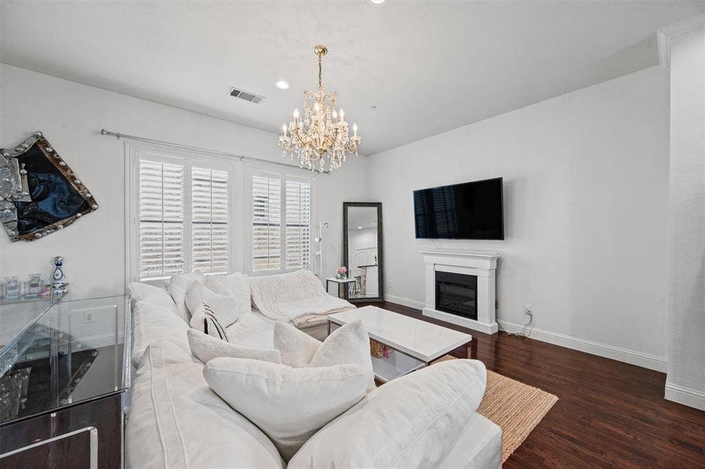 4230 Travis Street, #16, Dallas, TX 75205 4230 Travis Street, #16, Dallas, TX 75205
