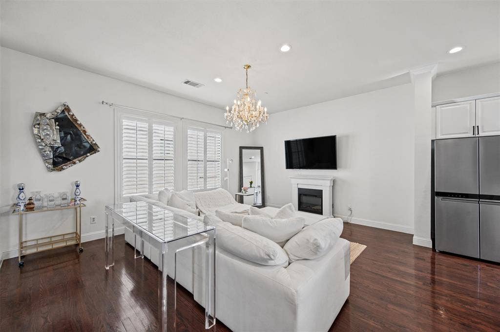 4230 Travis Street, #16, Dallas, TX 75205 4230 Travis Street, #16, Dallas, TX 75205