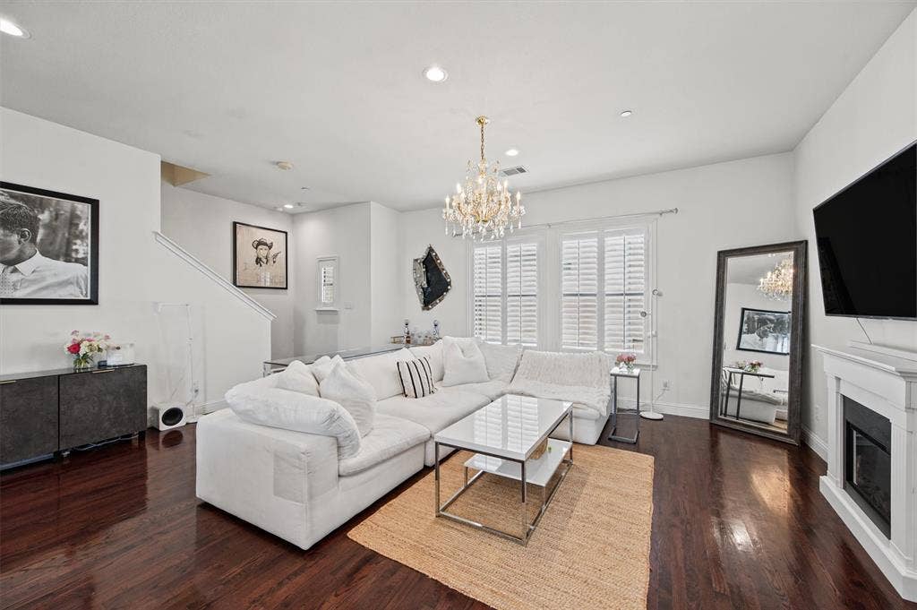 4230 Travis Street, #16, Dallas, TX 75205 4230 Travis Street, #16, Dallas, TX 75205