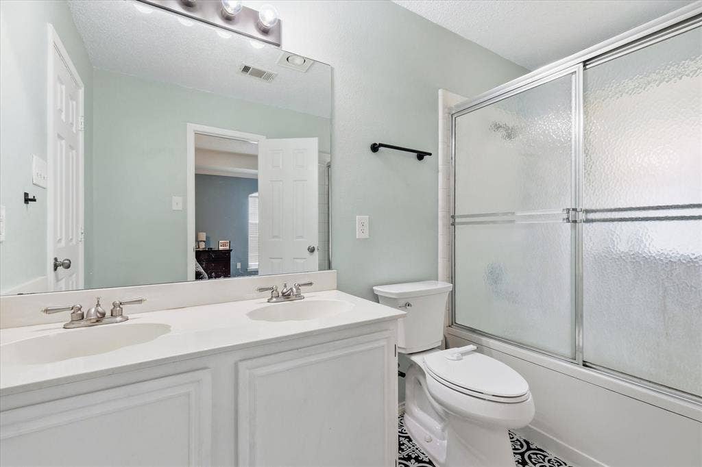 6025 Kimberly Court, Haltom City, TX 76137 6025 Kimberly Court, Haltom City, TX 76137