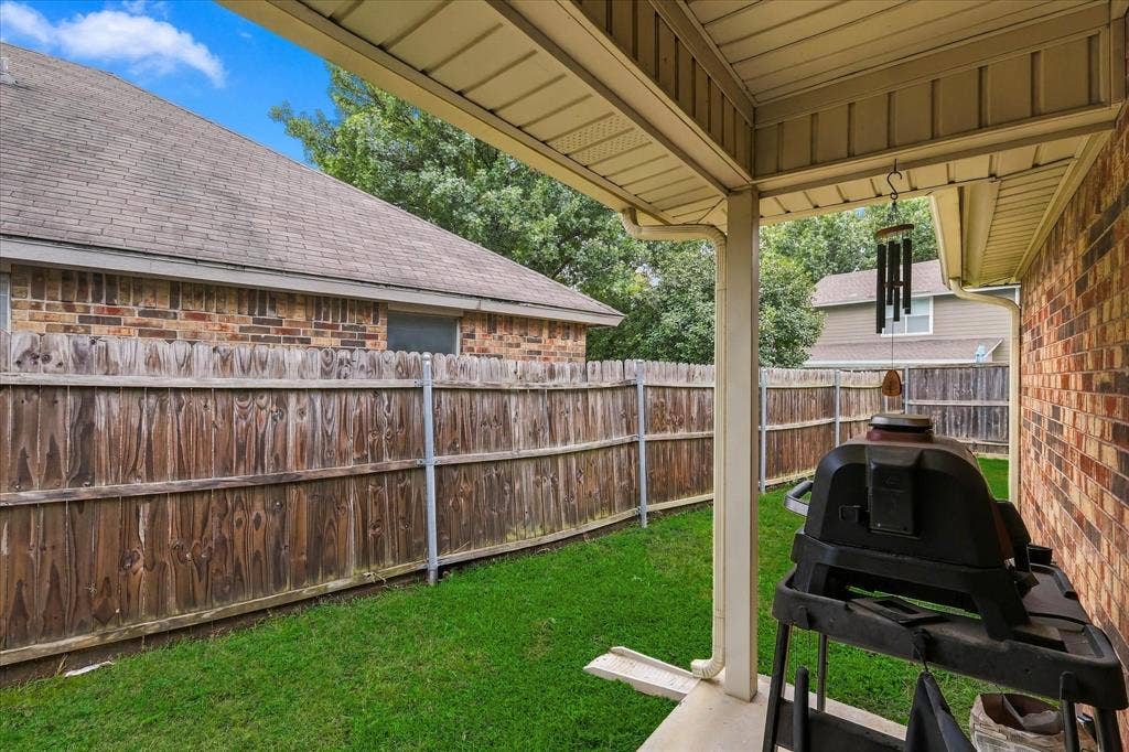 6025 Kimberly Court, Haltom City, TX 76137 6025 Kimberly Court, Haltom City, TX 76137