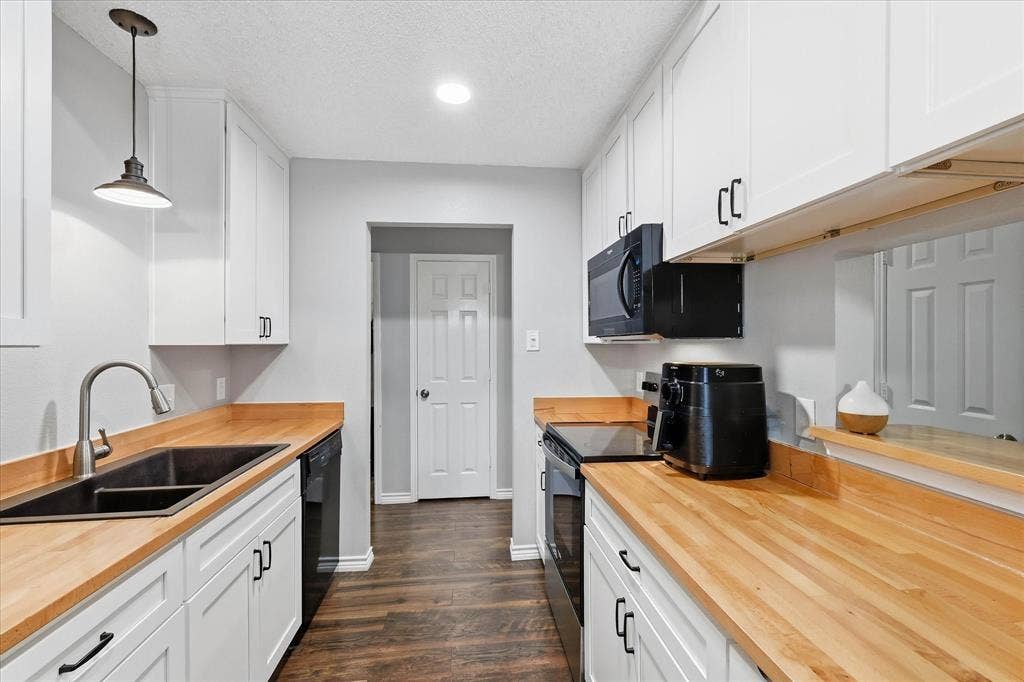 6025 Kimberly Court, Haltom City, TX 76137 6025 Kimberly Court, Haltom City, TX 76137