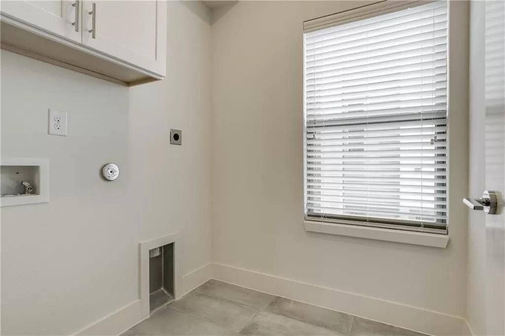 4303 Cole Avenue, #17, Dallas, TX 75205 Upper cabinetry with brushed nickel hardware