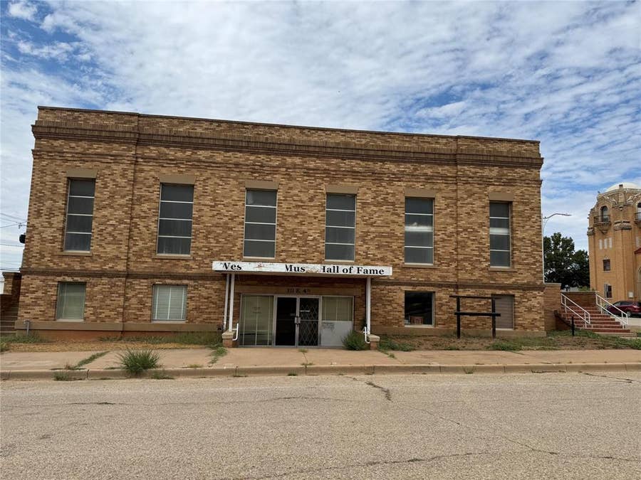 Property photo for 111 E 4th Street, Sweetwater, TX