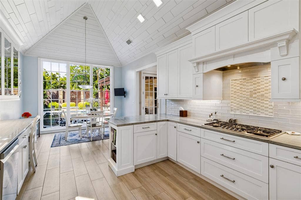 12131 Vendome Place, Dallas, TX 75230 12131 Vendome Place, Dallas, TX 75230