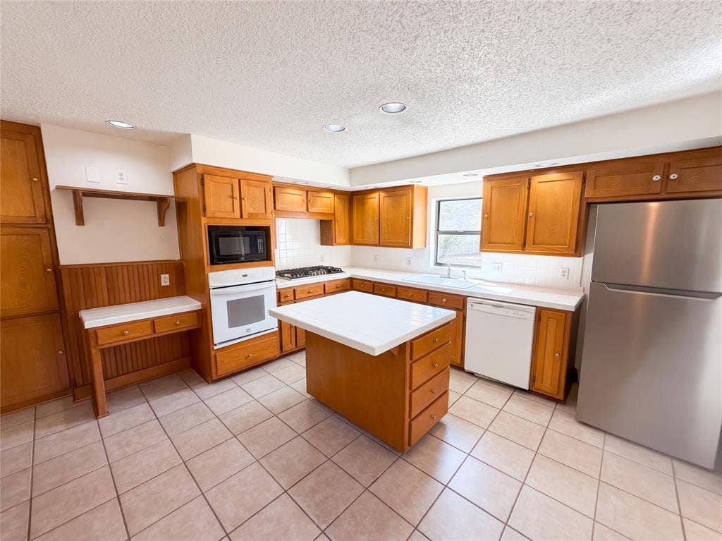 5609 Baylor Avenue, River Oaks, TX 76114 5609 Baylor Avenue, River Oaks, TX 76114