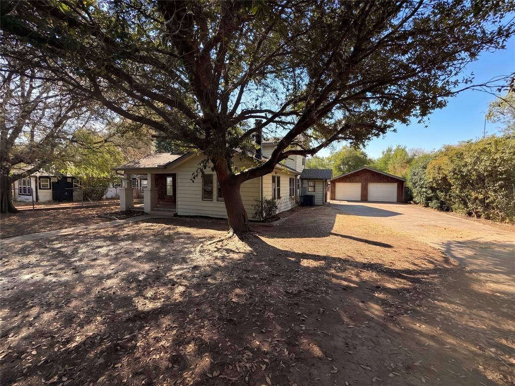5609 Baylor Avenue, River Oaks, TX 76114 5609 Baylor Avenue, River Oaks, TX 76114