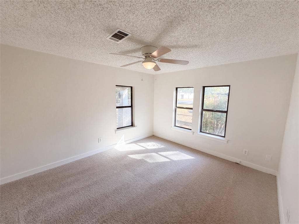 5609 Baylor Avenue, River Oaks, TX 76114 5609 Baylor Avenue, River Oaks, TX 76114