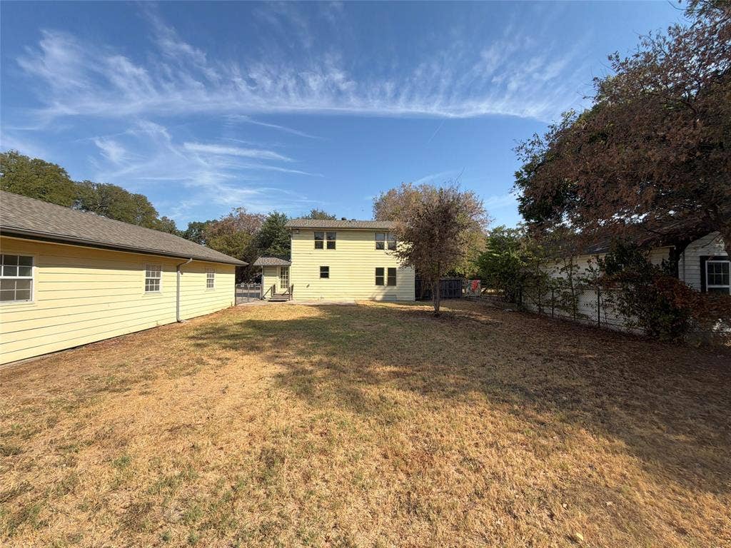 5609 Baylor Avenue, River Oaks, TX 76114 5609 Baylor Avenue, River Oaks, TX 76114