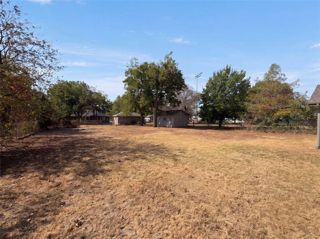 5609 Baylor Avenue, River Oaks, TX 76114 5609 Baylor Avenue, River Oaks, TX 76114