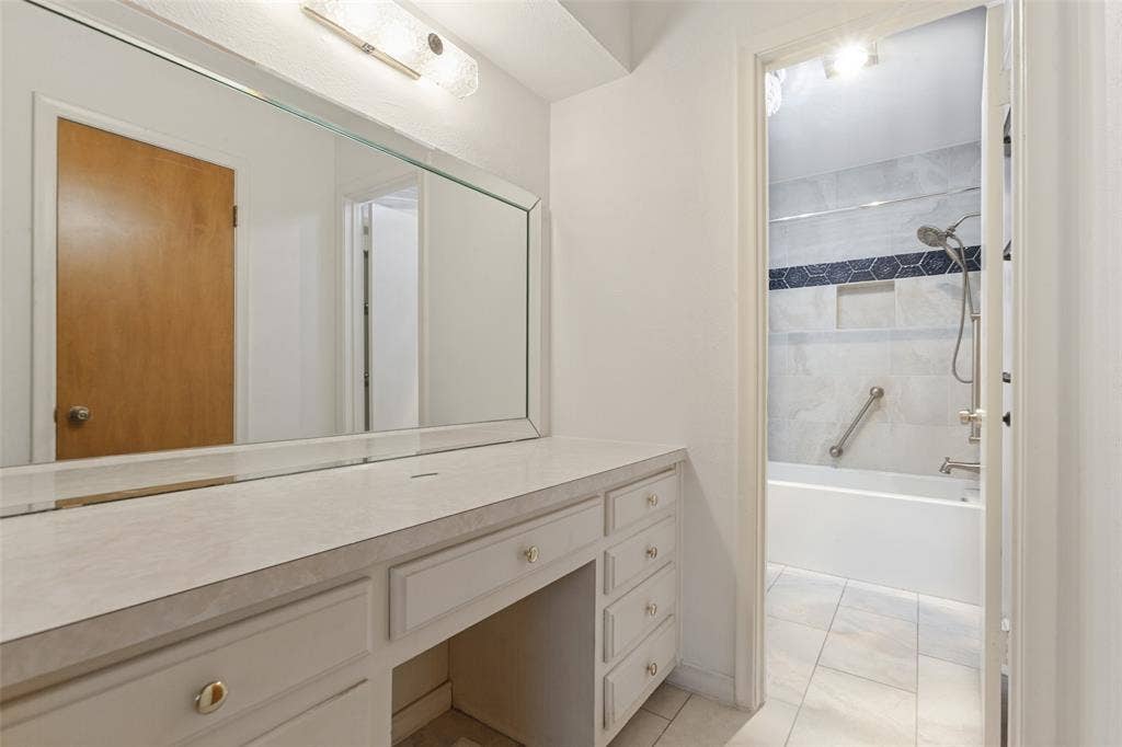 9433 Meadowknoll Drive, Dallas, TX 75243 9433 Meadowknoll Drive, Dallas, TX 75243