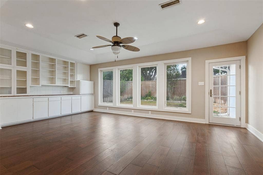 9433 Meadowknoll Drive, Dallas, TX 75243 9433 Meadowknoll Drive, Dallas, TX 75243