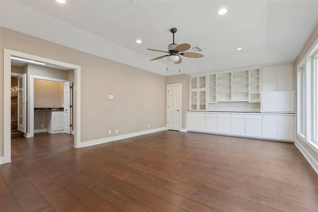9433 Meadowknoll Drive, Dallas, TX 75243 9433 Meadowknoll Drive, Dallas, TX 75243
