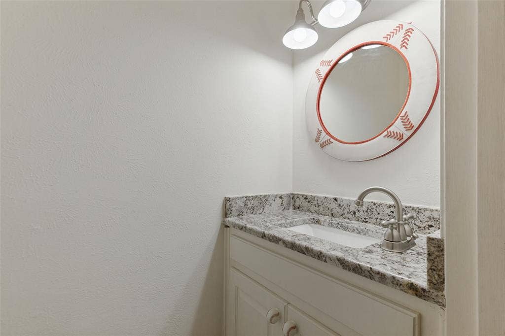 9433 Meadowknoll Drive, Dallas, TX 75243 9433 Meadowknoll Drive, Dallas, TX 75243