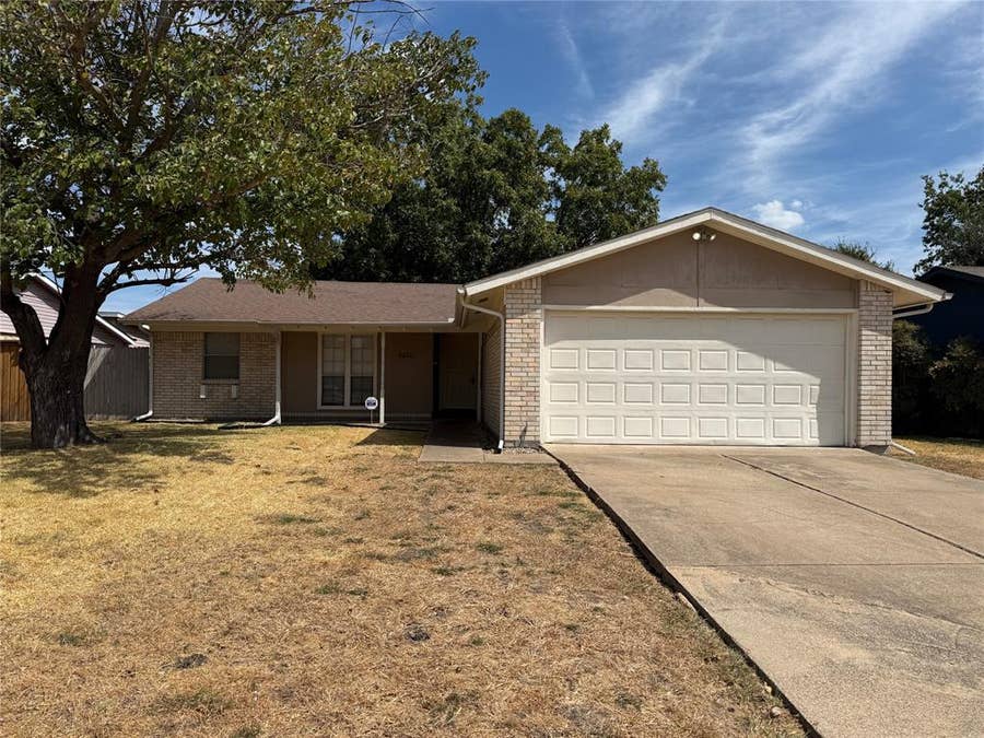 Property photo for 5422 Kentcroft Drive, Garland, TX