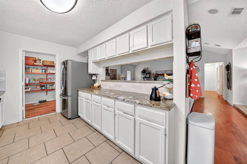 2601 Kimberly Drive, Garland, TX 75040 2601 Kimberly Drive, Garland, TX 75040