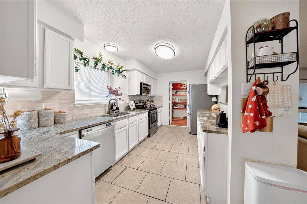 2601 Kimberly Drive, Garland, TX 75040 2601 Kimberly Drive, Garland, TX 75040
