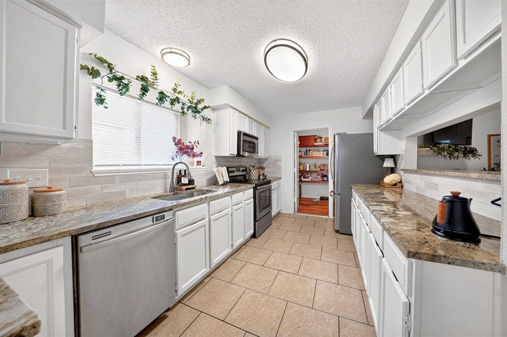 2601 Kimberly Drive, Garland, TX 75040 2601 Kimberly Drive, Garland, TX 75040
