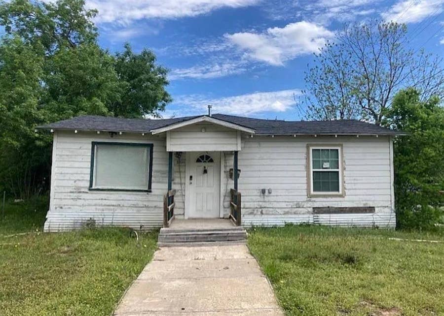 Property photo for 2434 S 9th Street, Waco, TX