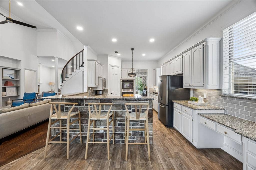 2865 Woodhollow Drive, Highland Village, TX 75077 2865 Woodhollow Drive, Highland Village, TX 75077