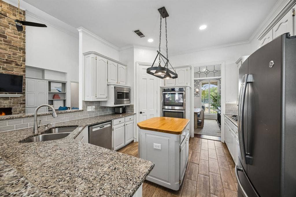 2865 Woodhollow Drive, Highland Village, TX 75077 2865 Woodhollow Drive, Highland Village, TX 75077