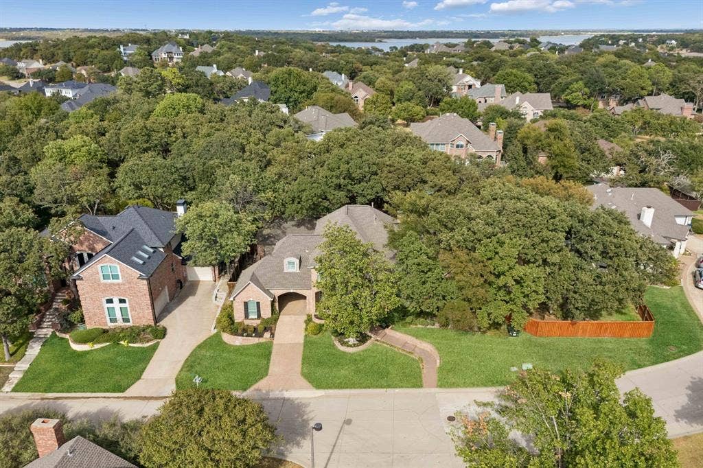 2865 Woodhollow Drive, Highland Village, TX 75077 2865 Woodhollow Drive, Highland Village, TX 75077