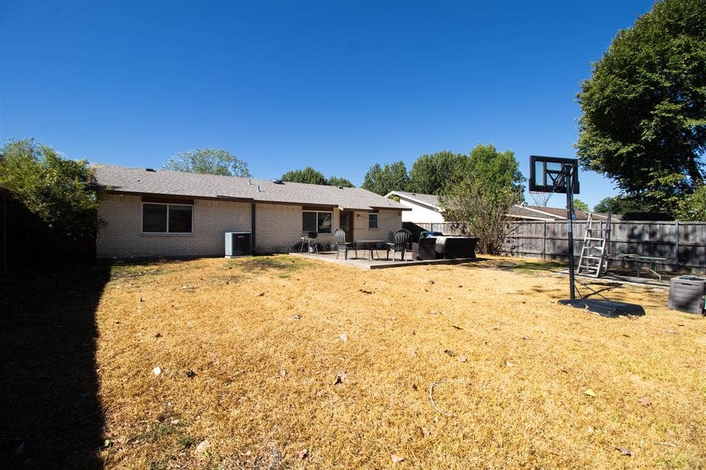 4026 Salem Drive, Garland, TX 75043 4026 Salem Drive, Garland, TX 75043