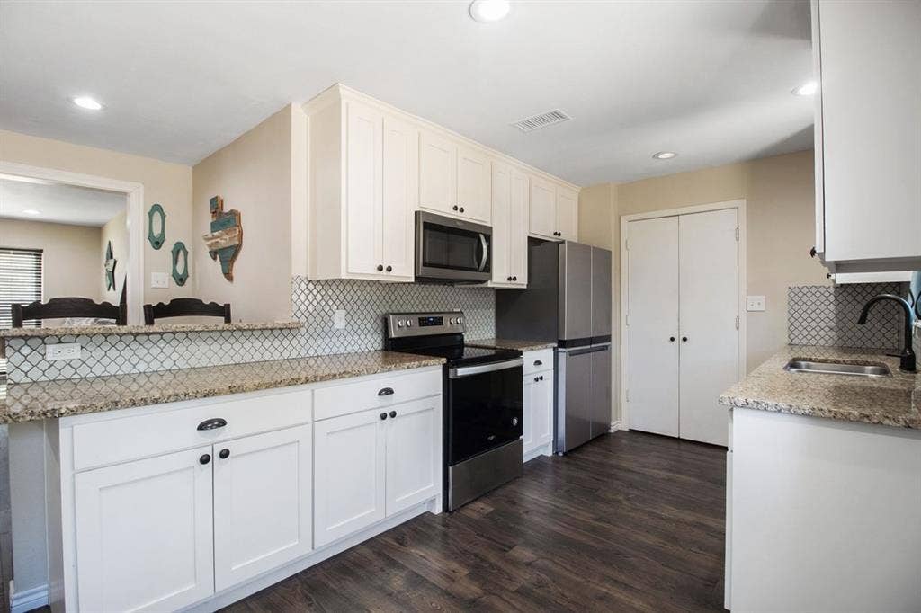 4026 Salem Drive, Garland, TX 75043 4026 Salem Drive, Garland, TX 75043
