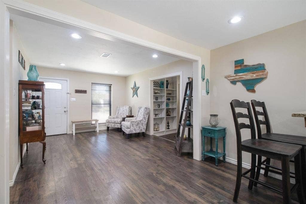4026 Salem Drive, Garland, TX 75043 Built in shelves, desk and cabinets.