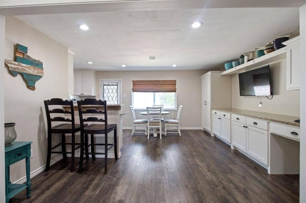 4026 Salem Drive, Garland, TX 75043 4026 Salem Drive, Garland, TX 75043