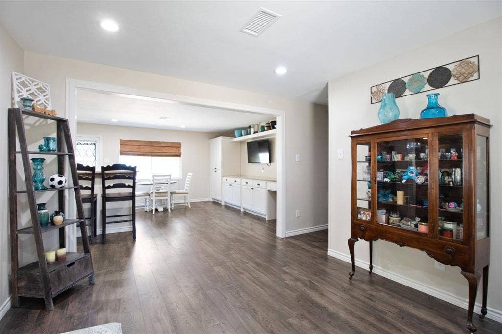 4026 Salem Drive, Garland, TX 75043 4026 Salem Drive, Garland, TX 75043
