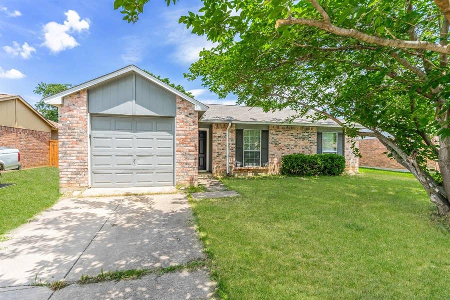 Property photo for 7005 WILDBRIAR Court E, Fort Worth, TX