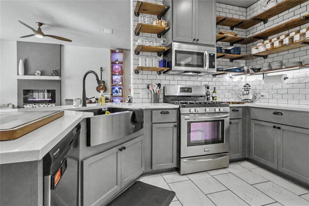 4828 Bridgewater Street, Plano, TX 75074 4828 Bridgewater Street, Plano, TX 75074