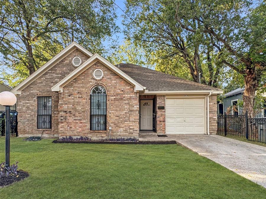 Property photo for 2614 Macon Street, Dallas, TX