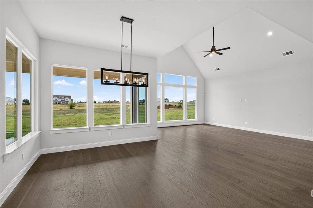 804 Republic Row, Nevada, TX 75173