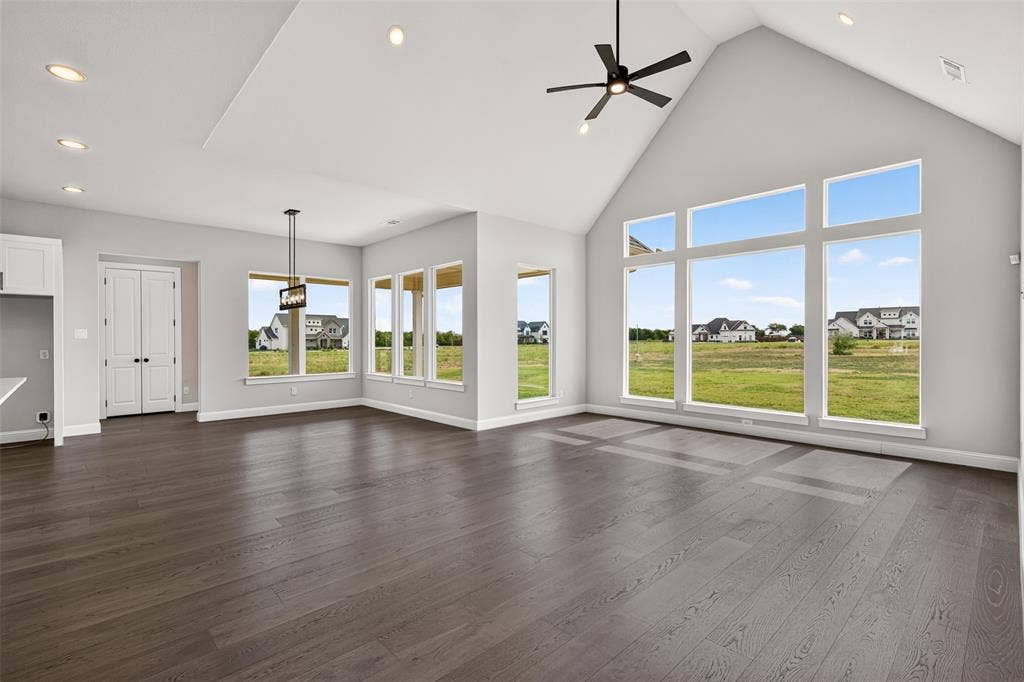 804 Republic Row, Nevada, TX 75173