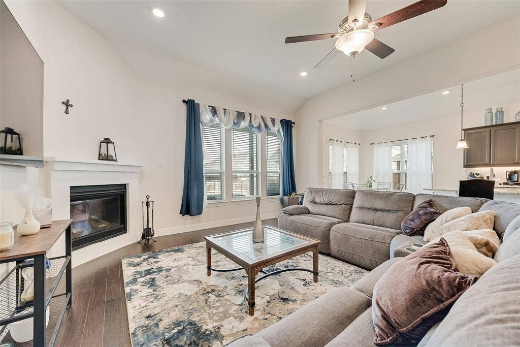 2610 Fawn Valley Avenue, Midlothian, TX 76065 2610 Fawn Valley Avenue, Midlothian, TX 76065