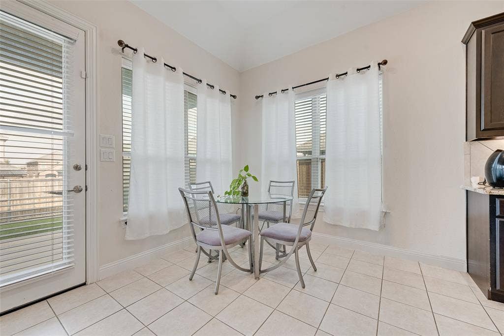 2610 Fawn Valley Avenue, Midlothian, TX 76065 2610 Fawn Valley Avenue, Midlothian, TX 76065
