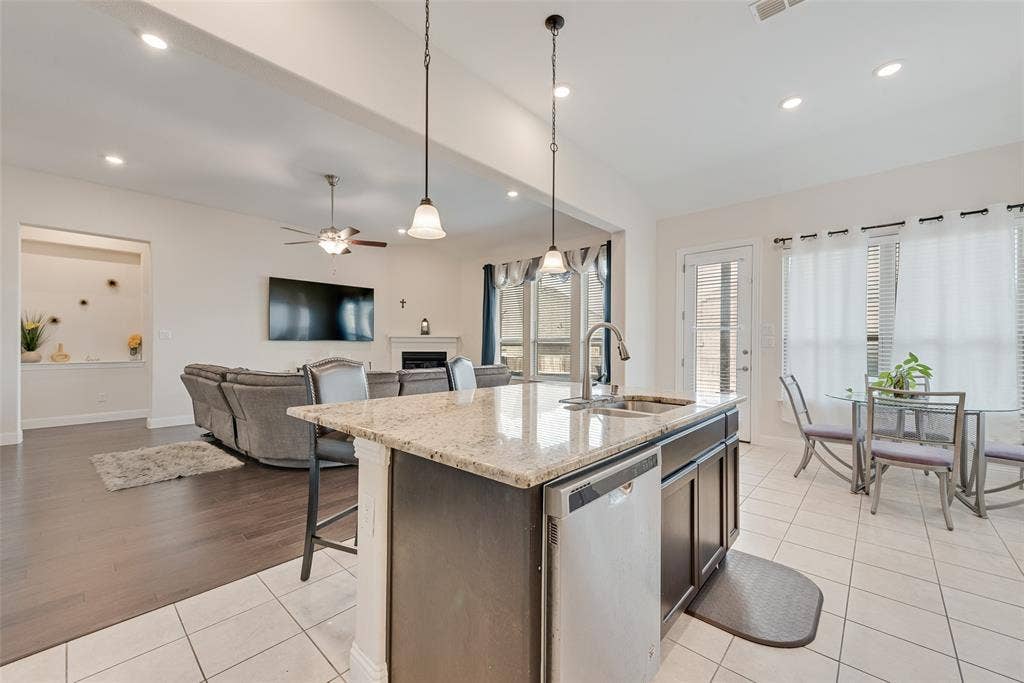 2610 Fawn Valley Avenue, Midlothian, TX 76065 2610 Fawn Valley Avenue, Midlothian, TX 76065