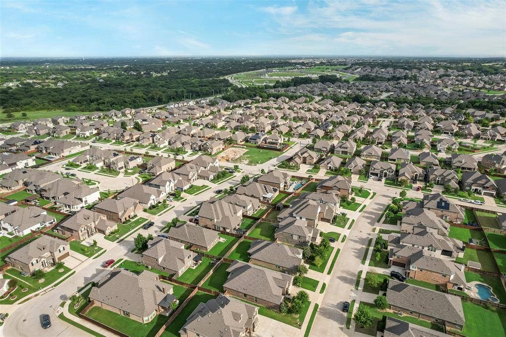 2610 Fawn Valley Avenue, Midlothian, TX 76065 2610 Fawn Valley Avenue, Midlothian, TX 76065